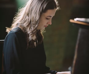 Classically Trained Pianist Emily Owen
