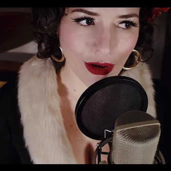 The Vintage Singer - Jess