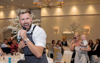 Solo Singing Waiter To Surprise Your Guests