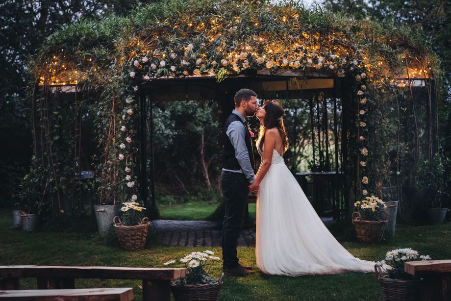 Pictures that Have Story Behind-Wedding Day