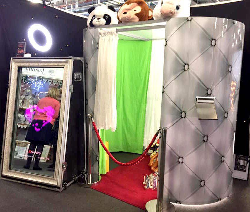 Impressive Oval Photo Booth with Design Choice