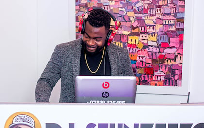 Keep You And Your Guests On The Dance-Floor with DJseunzeezo