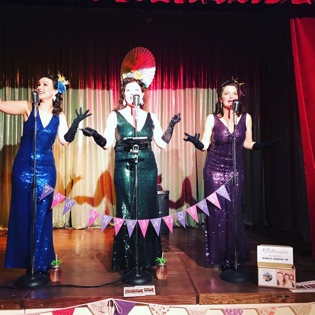 'The Hummingbirds' Perform Modern-Vintage Swing