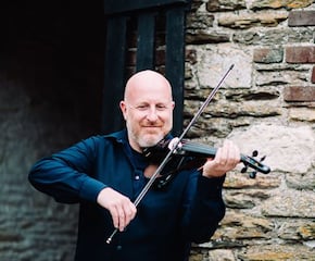 Versatile Electric & Acoustic Violinist Richard Toomer