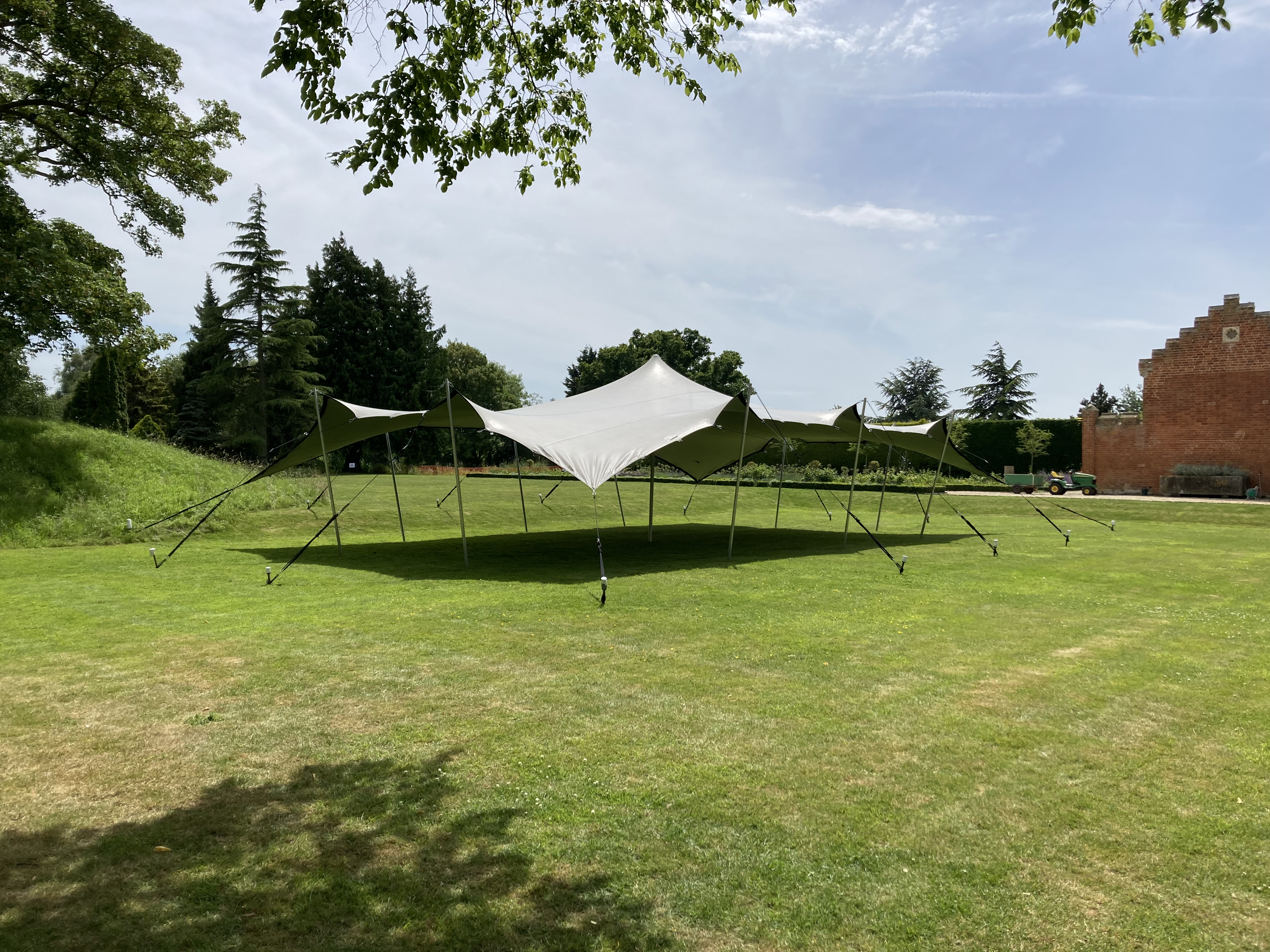 15.5 x 10.5 Meter Elegant & Adaptable Stretch Tent