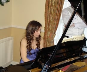 Anna Purver Performing Classical & Pop Music on the Piano