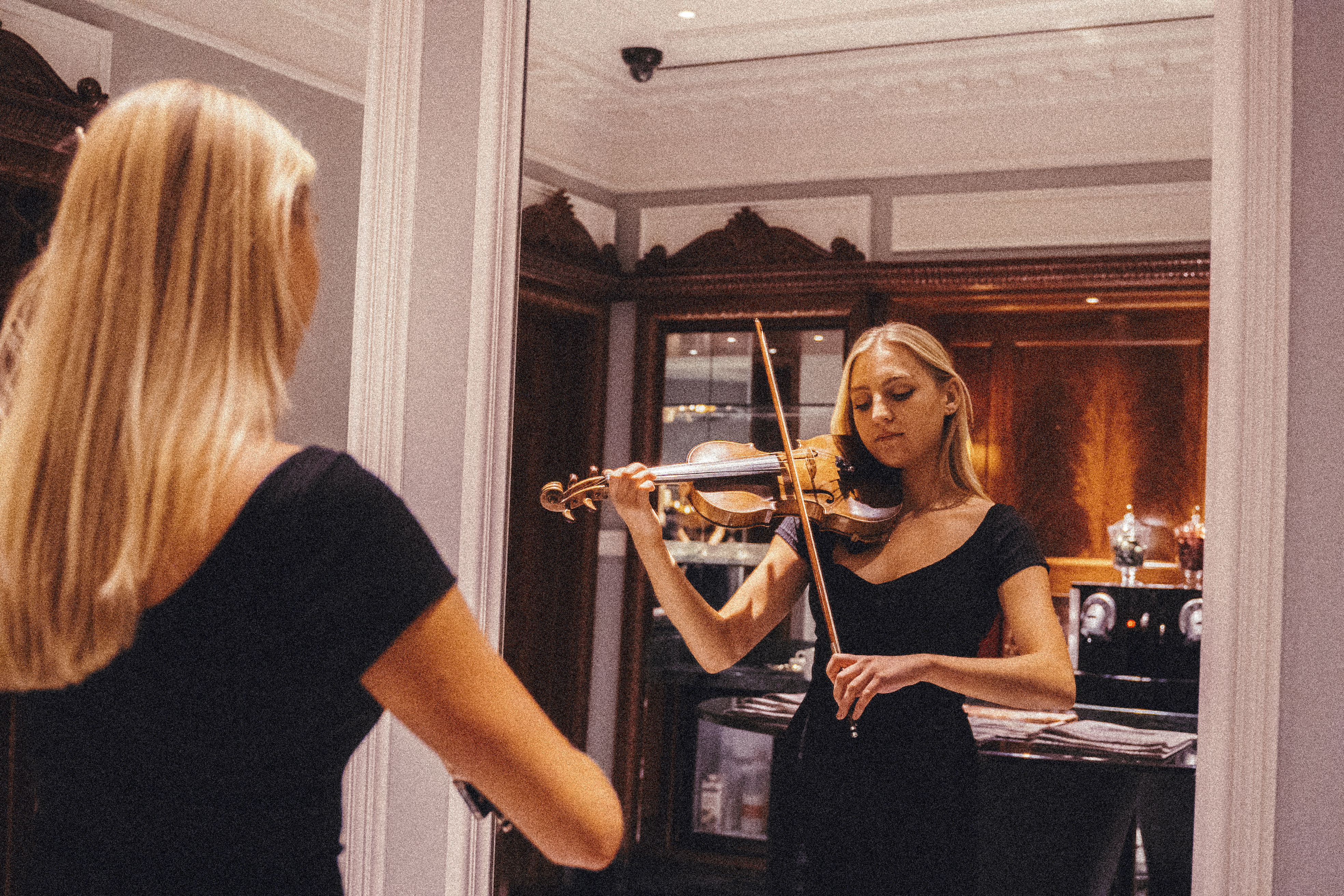 Incredible Electric & Classical Violinist Athena Octavia