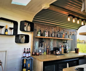 Vintage Horsebox Bar Provide a Selection of Drinks