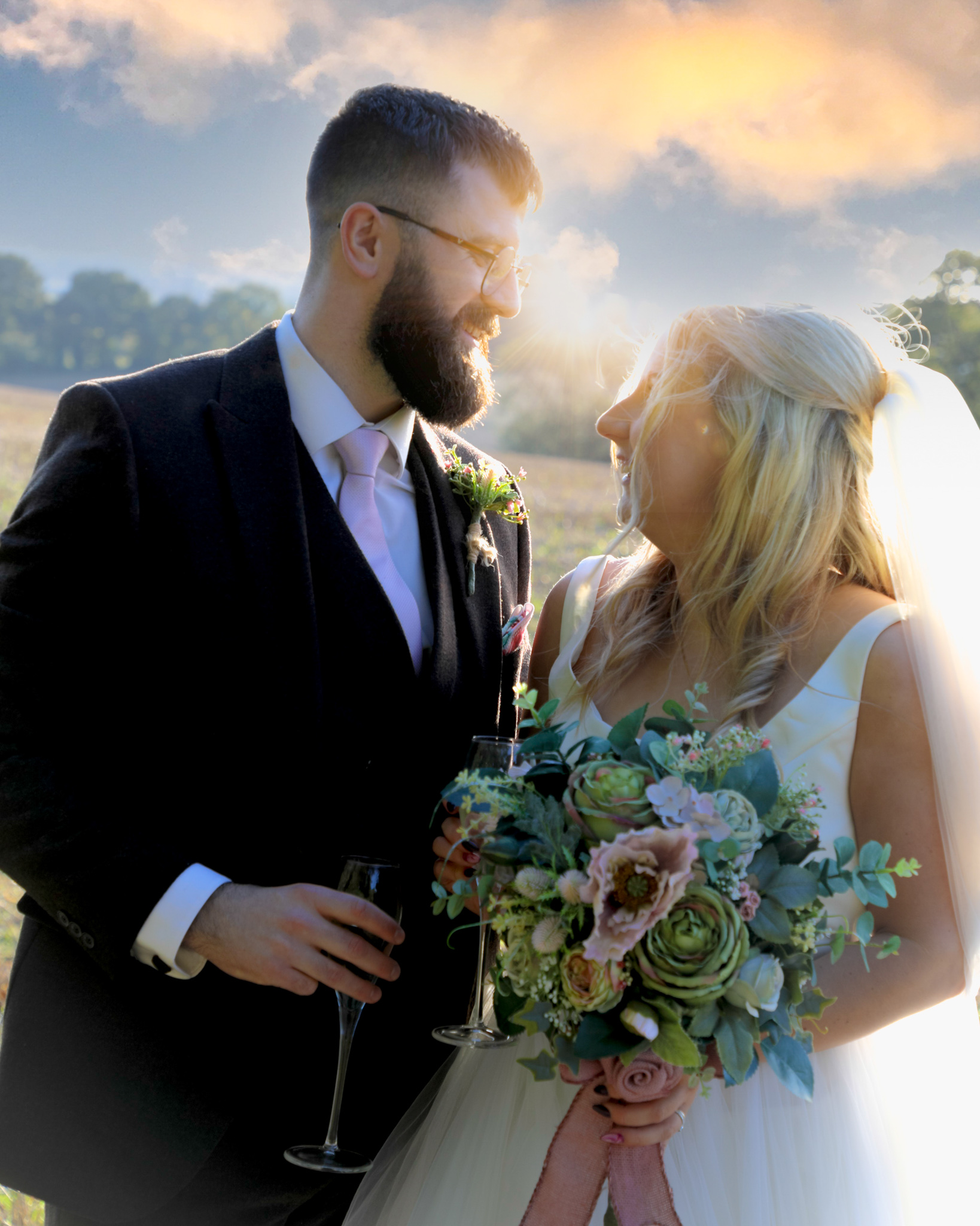 Candid & Unobtrusive Wedding Imagery
