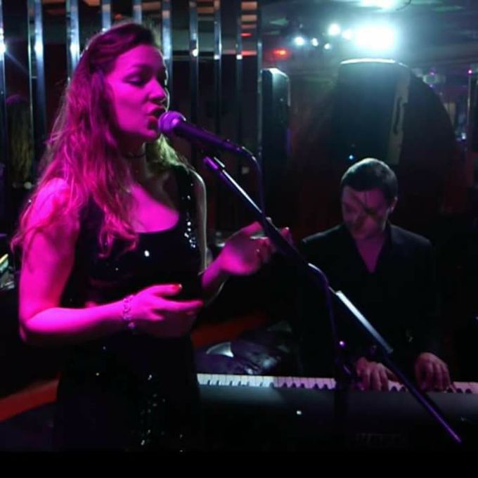 Piano & Vocal Duo 'Soulful Sounds' Perform Pop, Soul & R&B