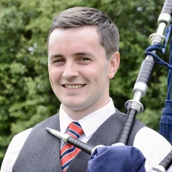 Callum Russell Bagpiper for Hire