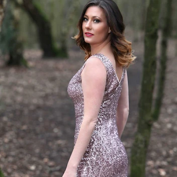 Danielle Sharp - Professional Female Singer