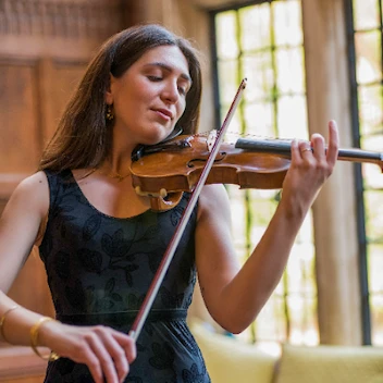 Giulia London Violinist