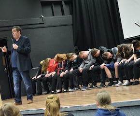 Ian Dee's Stage Hypnosis Show Delivers Hilarious Comedy