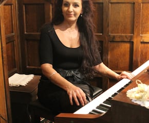 Professional Pianist Kamla Piano