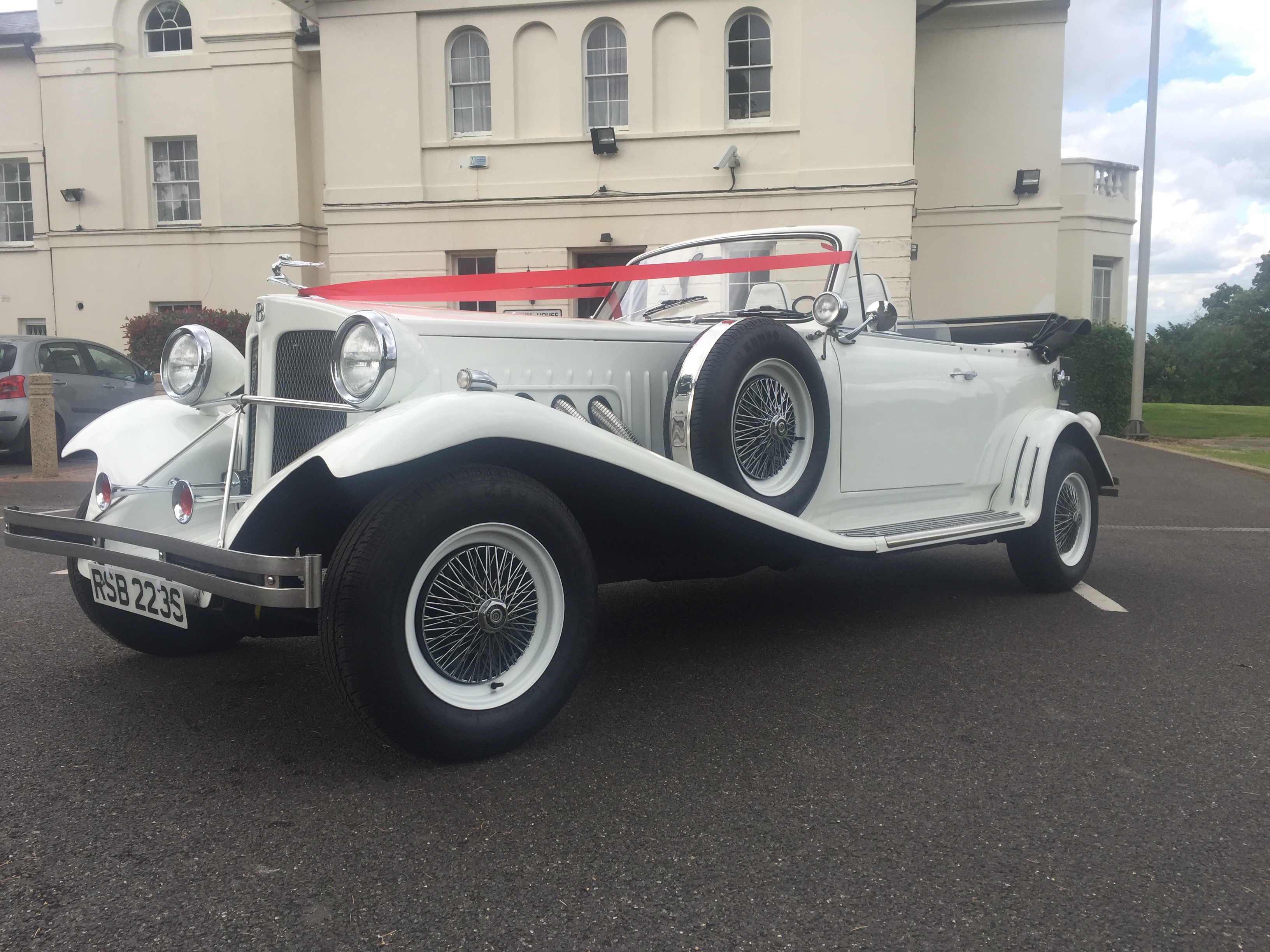 Beautiful 1930s Style White Beauford II