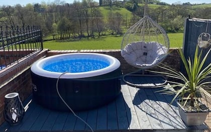 Celebrate in Style with 4-6 Person Hot Tub