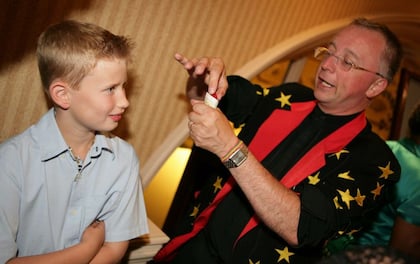 Professional & Witty Children's Magician Steve Day