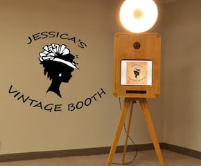 Vintage-Style Selfie Pod for All Your Guests