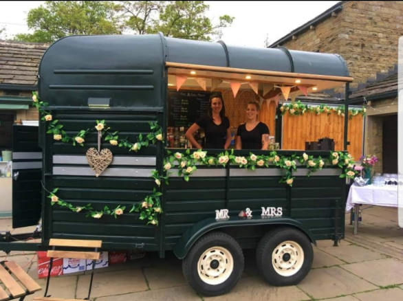 Vintage Horsebox Cash Bar
