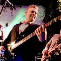 Chris Watt Singer & Guitarist