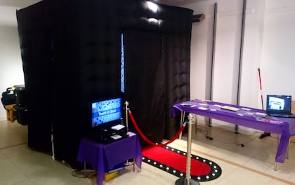 Black or whiteInflatable Photo Booth with Props & Unlimited Prints