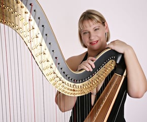 Harpist Maxine Molin Creates a Memorable Ambience