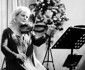 Versatile Violinist Amanda Wyatt