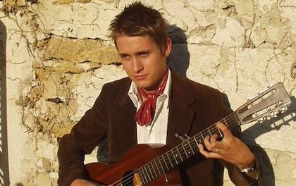 Andrew Clegg Playing Spanish & Latin Music On The Guitar