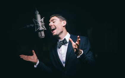 Lewis Simply Swing a Rat Pack Tribute Soloist