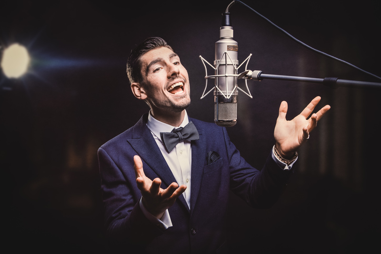 Lewis Simply Swing a Rat Pack Tribute Soloist