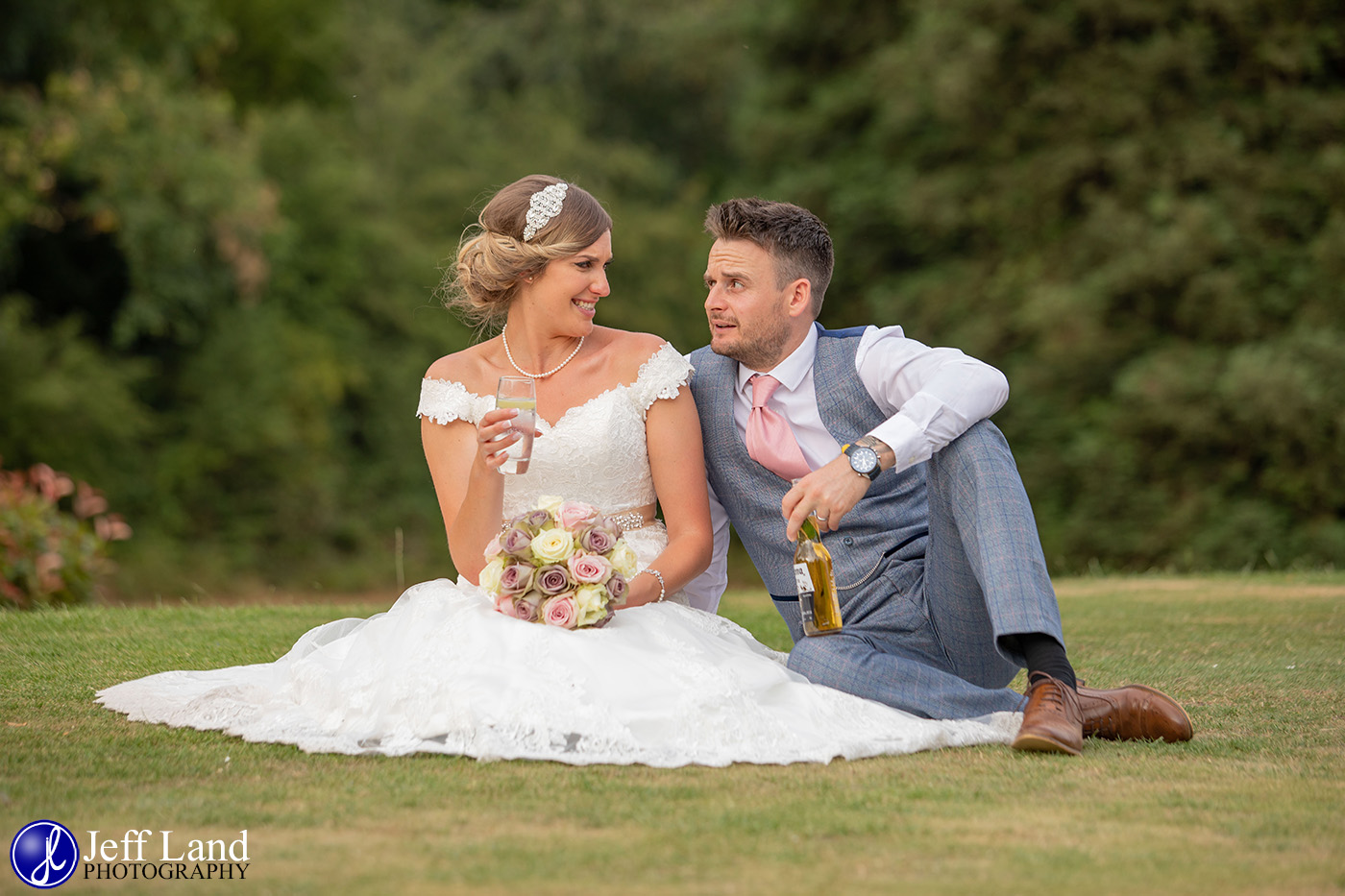 Outsanding Wedding Photographer based in Stratford upon Avon