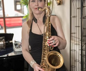 Professional Saxophonist Wendy with Backing Tracks