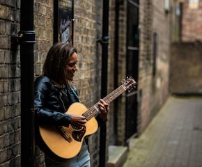 Entertaining & Engaging Singing Guitarist Bethany Jane