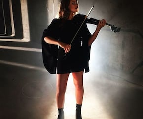 Acoustic & Electric Violinist Hollie Chapman