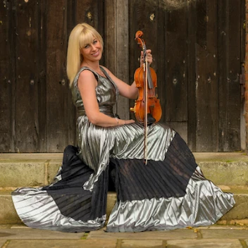 Hayley Pomfrett Violinist