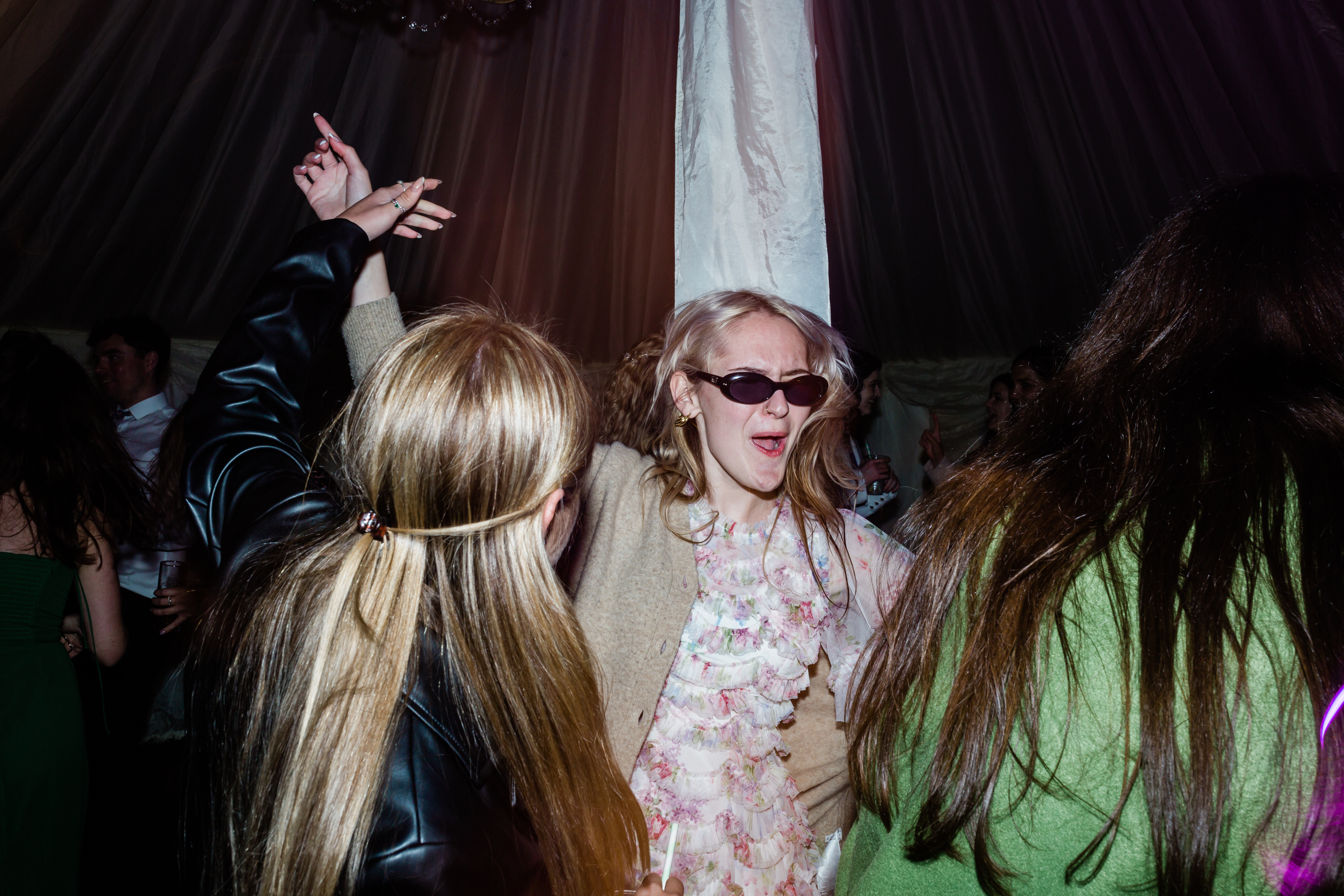 Relaxed, Natural & Fun Wedding Photography for Easygoing Couples