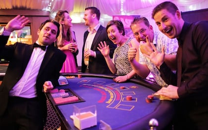 Las Vegas Themed Roulette & Blackjack Fun Casino