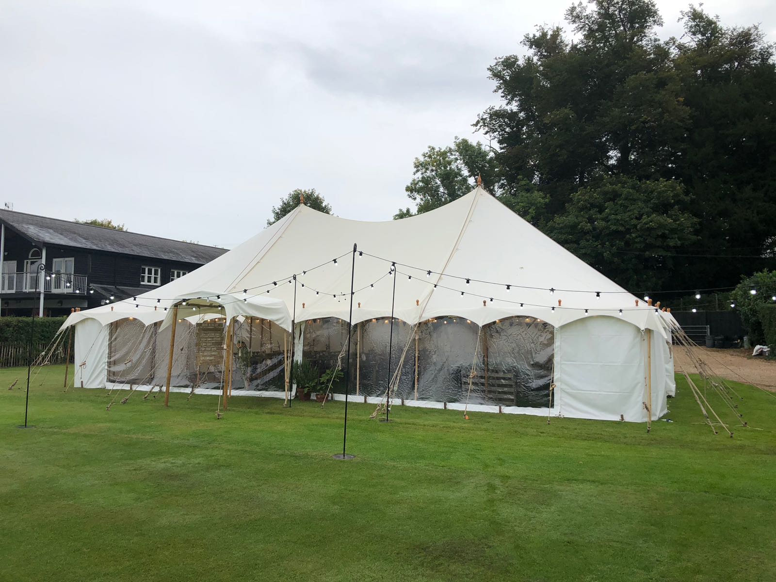 Delightful Marquee for Events and Traditional Weddings with 100 guests.
