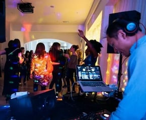 DJ Tim Playing Dancefloor Hits & Filling the Dance Floor