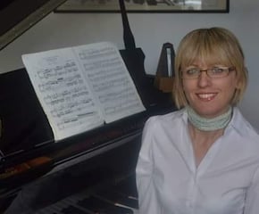 Pianist Anne-Marie to Enhance Your Special Occasion