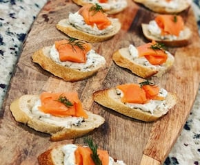 The Perfect Bite - Fully waitressed canape service