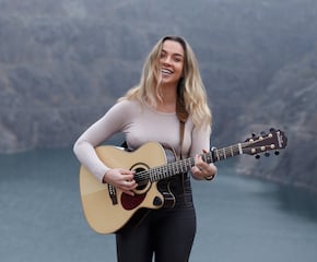 Alice Kübe Performing Relaxed Acoustic Covers 