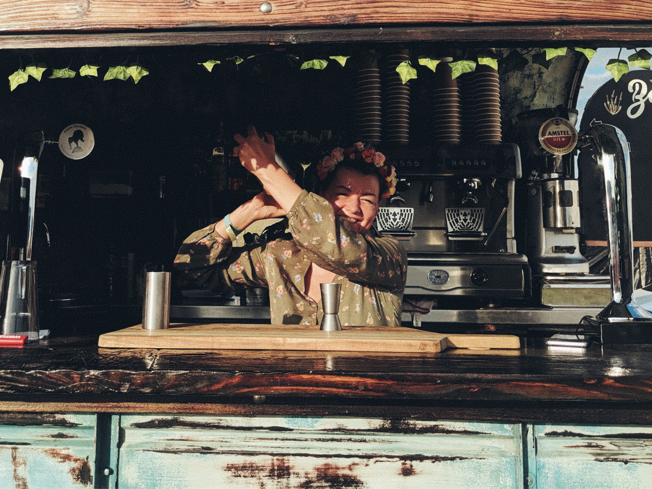 Quickly Bar Serve an Array of Alcoholic Drinks