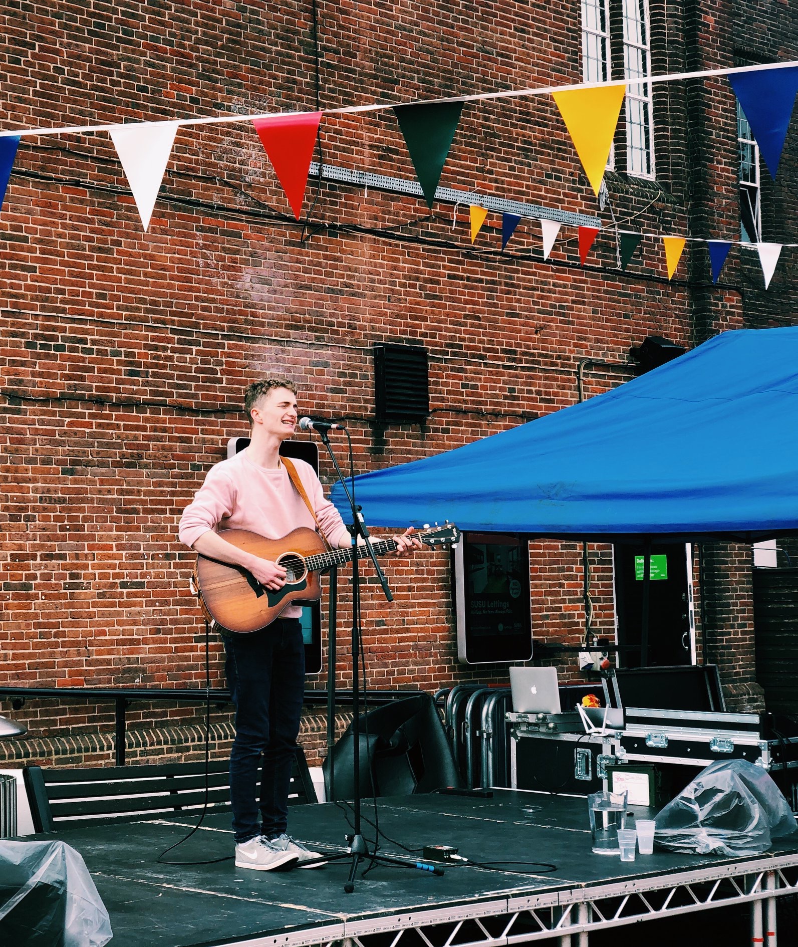 James Needs Performs Your Favourite Acoustic Party Hits