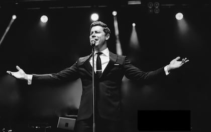 Andrew Bourn The UK's Finest Swing Singer