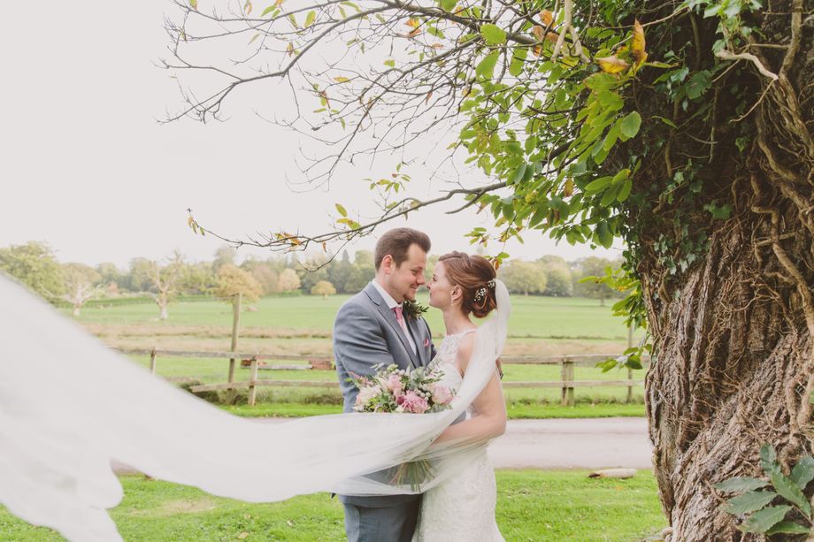 Beautiful Natural Wedding Photography