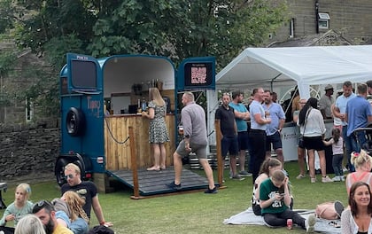 Horse Box Bar Serve 2 Hours All-Inclusive Drinks