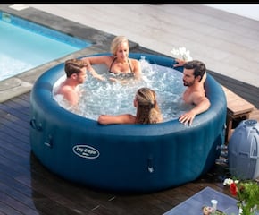 6 Person Inflatable Hot Tub - Perfect for Any Occasion