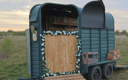 Vintage Horsebox Bar Giving Your Event the Wow Factor